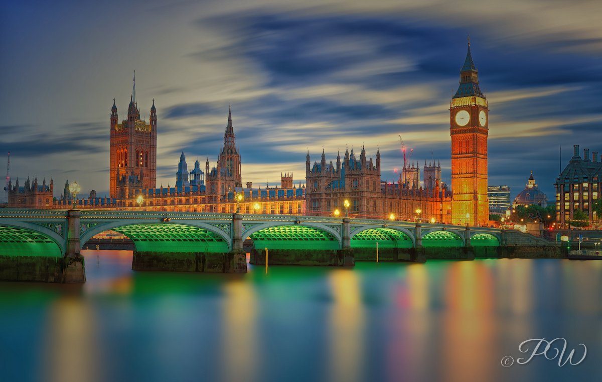Big Ben and the Houses of Parliament at night, London